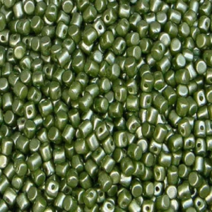 minos par puca beads pastel olivine 02010-25034